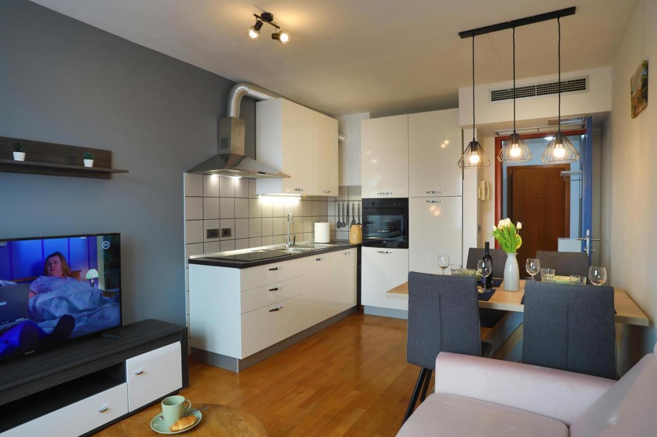 Apartment Moon Rovinj Exterior photo